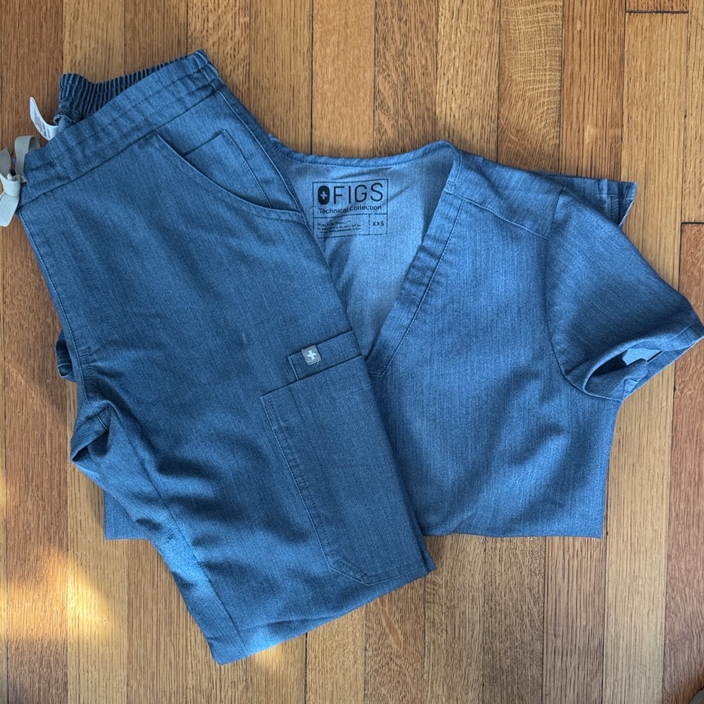 Casma - Three-Pocket Scrub Top XXS - Heather Denim Yola - Skinny Scrub Pants